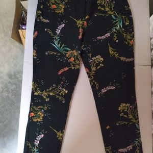 Pants, ankle length, black floral, 8P